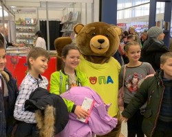 В первый день работы выставки В первый день работы выставки